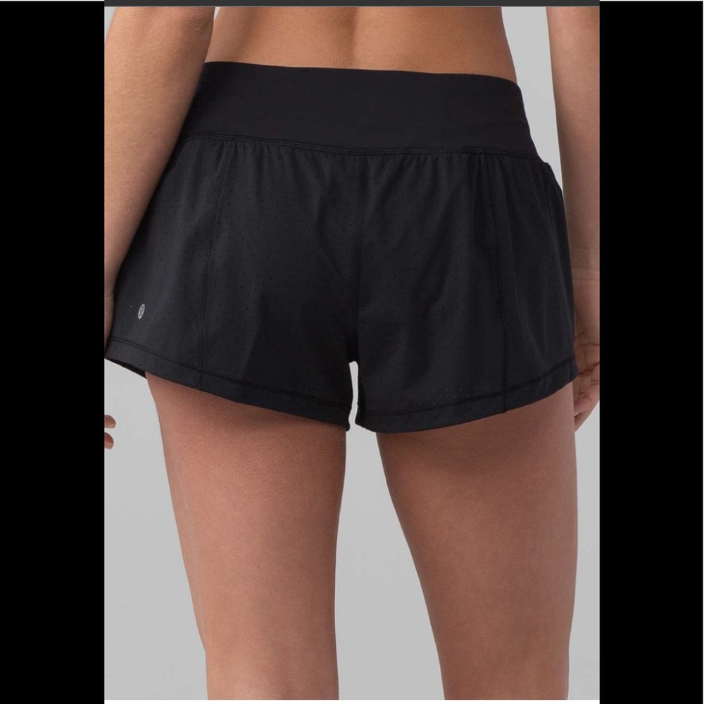 Lululemon Final Lap Short (2.5")
Black